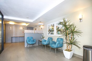4250 Coldwater Canyon lobby